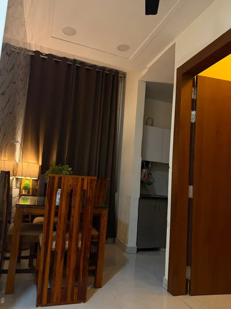 Stayo | Cozy Comfort Near Metro - Image 1