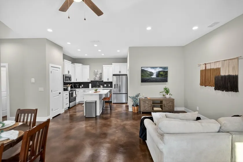 Brand New Home: Perfect for Long Stays - Image 1