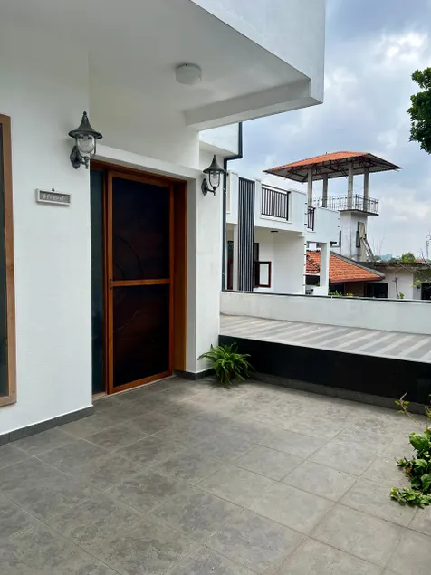 Fernando Residence - Image 1