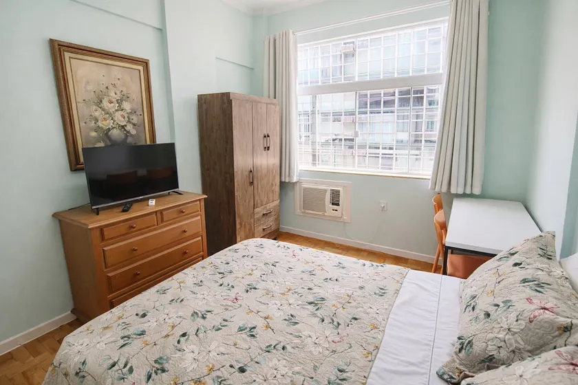 Complete and air-conditioned apartment in the heart of Niterói - Image 1