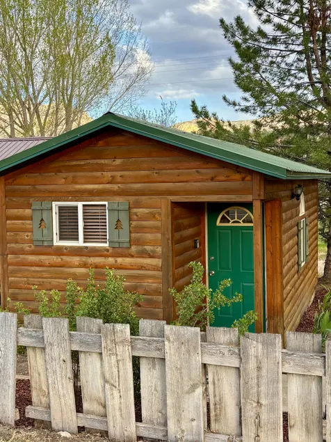 The Dartbox Cabin in Orderville - Image 1