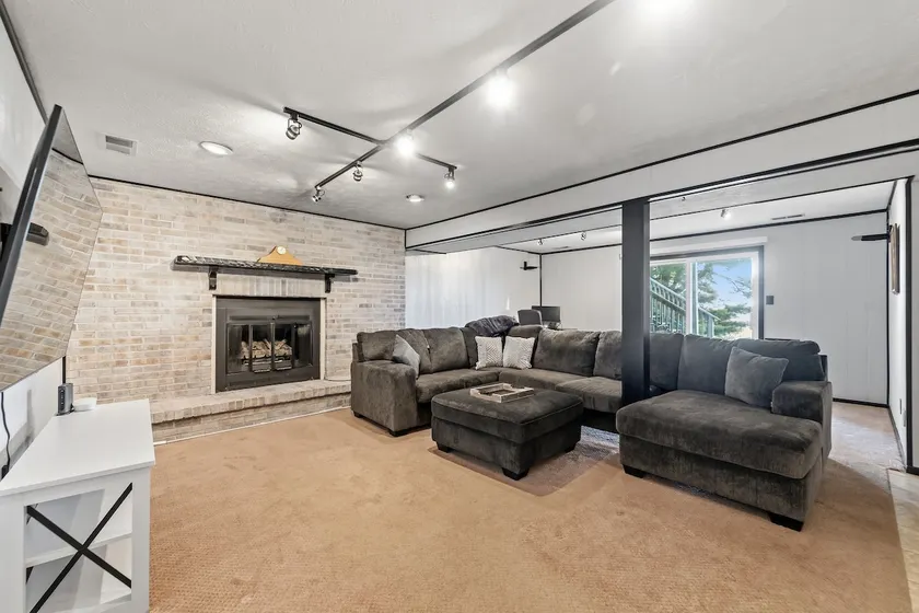 Morgantown Stay • Near Trails, Deck & Fire Pit - Image 1
