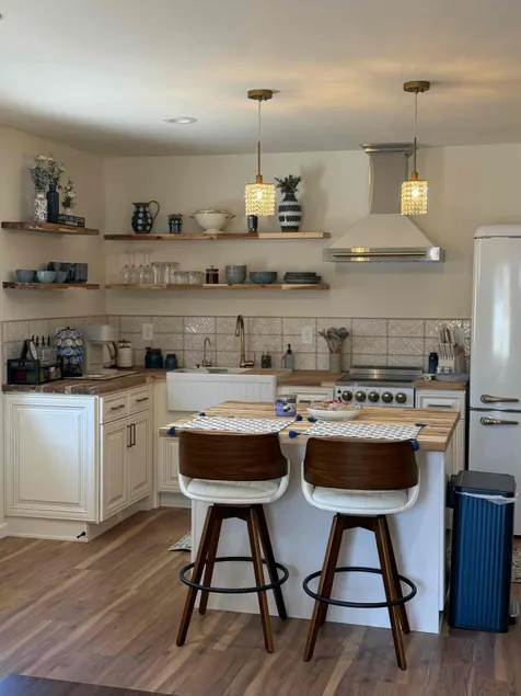 Ruthie's Retreat • Couples Retreat on Hobby Ranch - Image 1