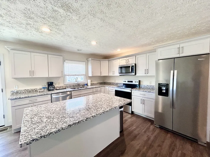 In-Town Getaway 3BR • Near I-40 & Fairfield Glade - Image 1