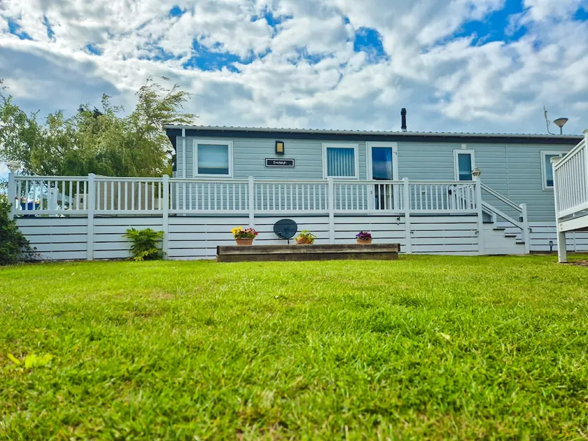 Idyllic Whitstable Lodge - Image 1