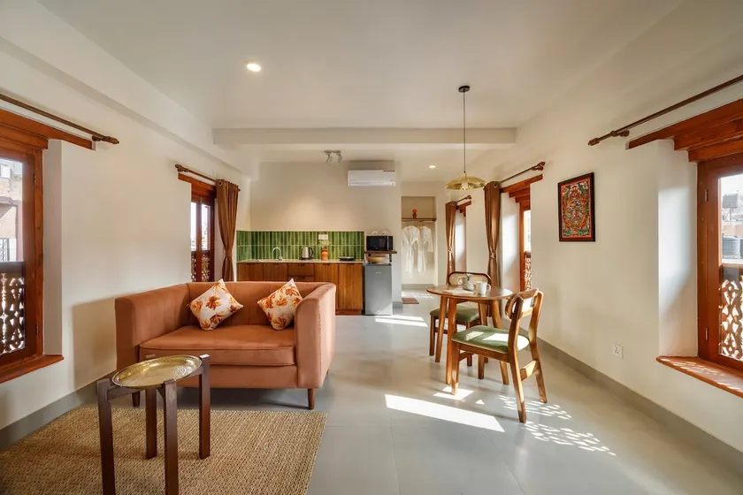 Brand New Courtyard Loft w/ elevator | Green Tara - Image 1