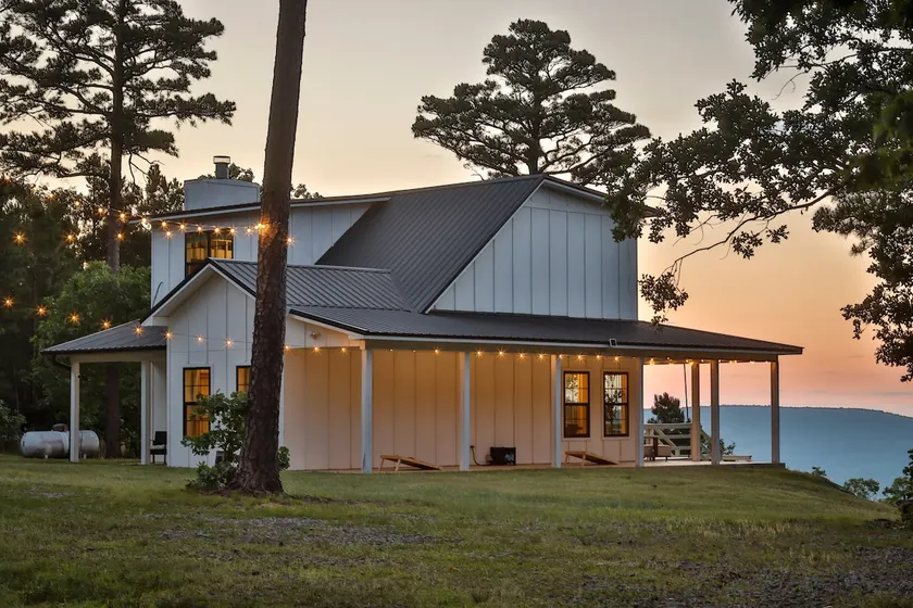Cottage in the Clouds - Image 1