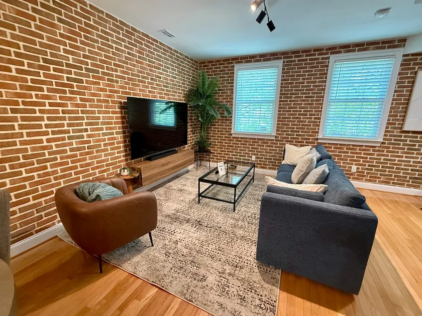 Prime 3BR Downtown*Walk 2 Naval Academy*Waterfront - Image 1