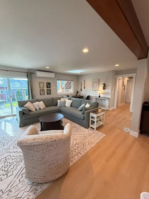 Camano Island Gem • King Bed • Sleeps 6 - Image 1