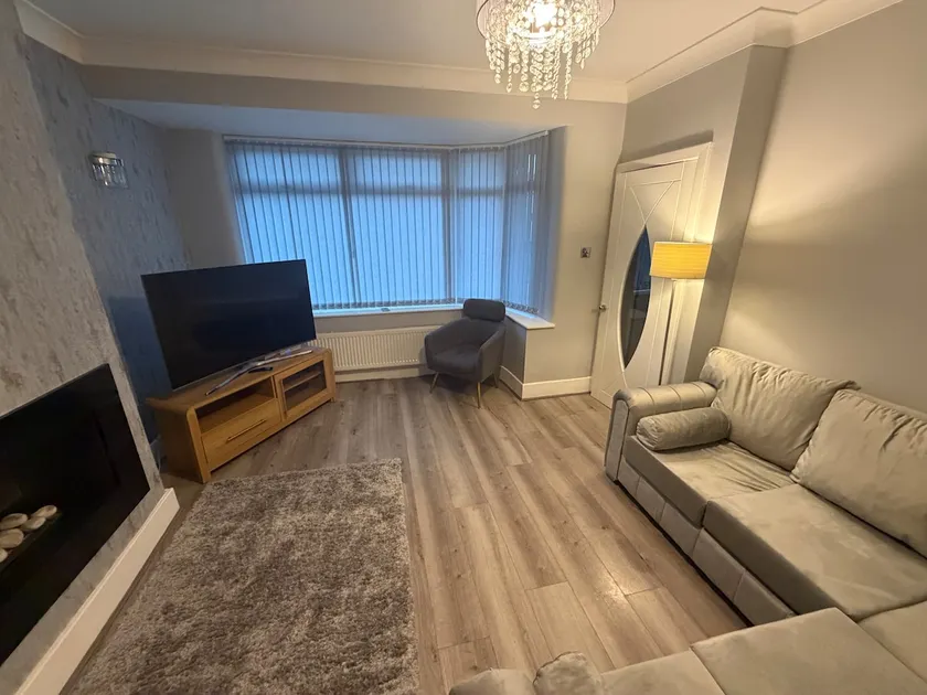 2 Bed house - Brighouse close to McDonalds and B&M - Image 1