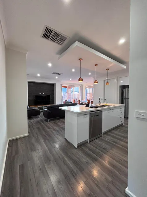 Modern 4BR Family Retreat in Donnybrook - Image 1