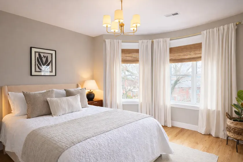 The Benjamin: Stylish 3-Bedroom in Prospect Hill - Image 1