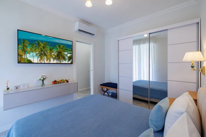 Luxury House Riviera - Image 1