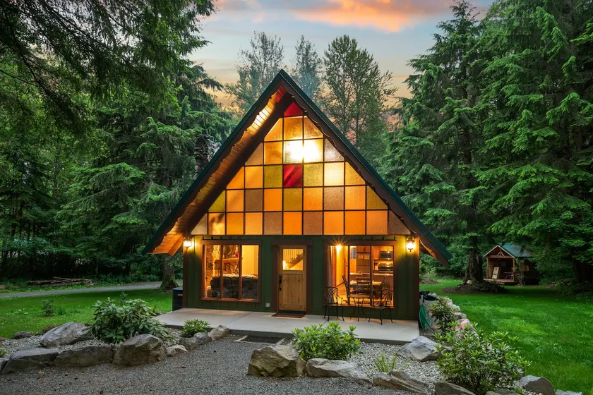 Red Tail Rendezvous · A-Frame · Hot Tub · Rainier - Image 1
