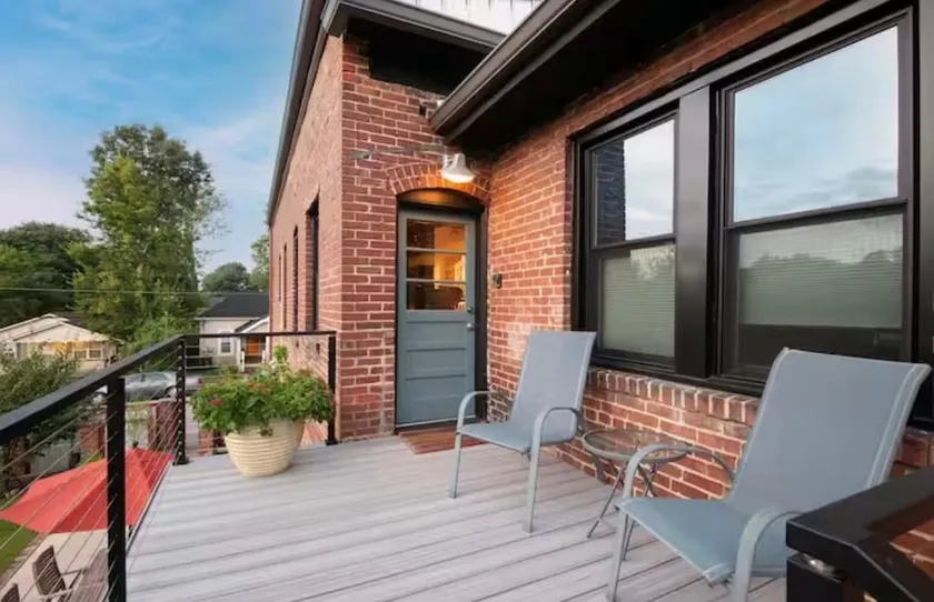 Firehouse Loft in NorthShore - clean & unique - Image 1