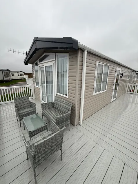 Beautiful caravan/guesthome for up to 6 people. - Image 1
