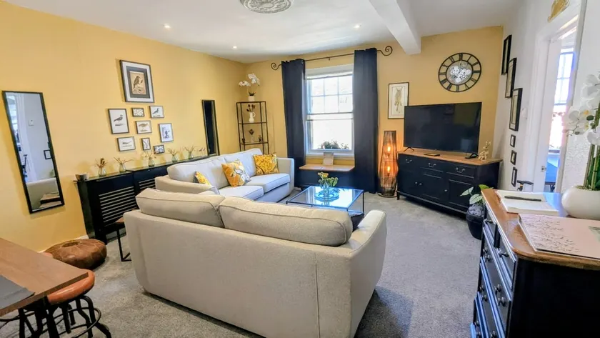 Swallows Nest - central Cirencester Apartment sleeps 1-4 - Image 1