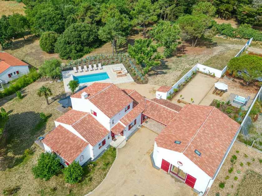 Belvédère: View, Pool, Jacuzzi, Sauna, Boules, 15p - Image 1