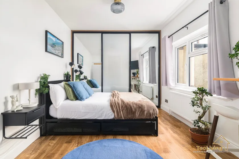 High-End Studio Free WashDryFold Near Wembley - Image 1