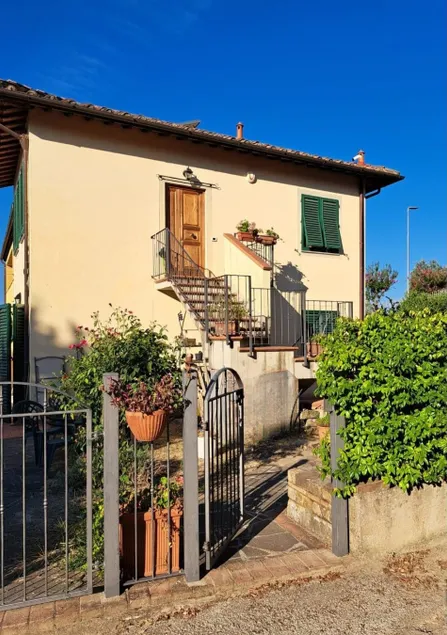 La Tortora: terrace on the hills of Chianti Rufina - Image 1