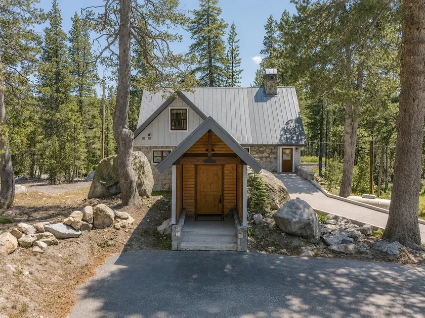Historic Stone Villa | Donner | Sauna | EV Charger - Image 1