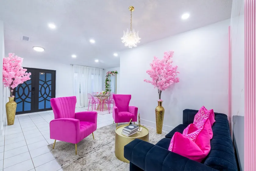 La Casa Rosada | 6 People | Pool Table | Laundry | Parking - Image 1