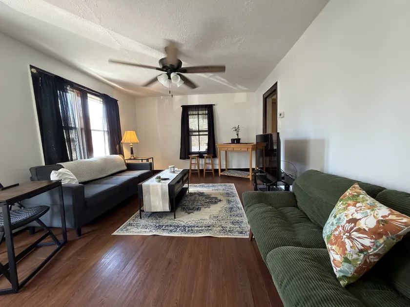Sunlit Cozy Retreat Near Binghamton University - Image 1