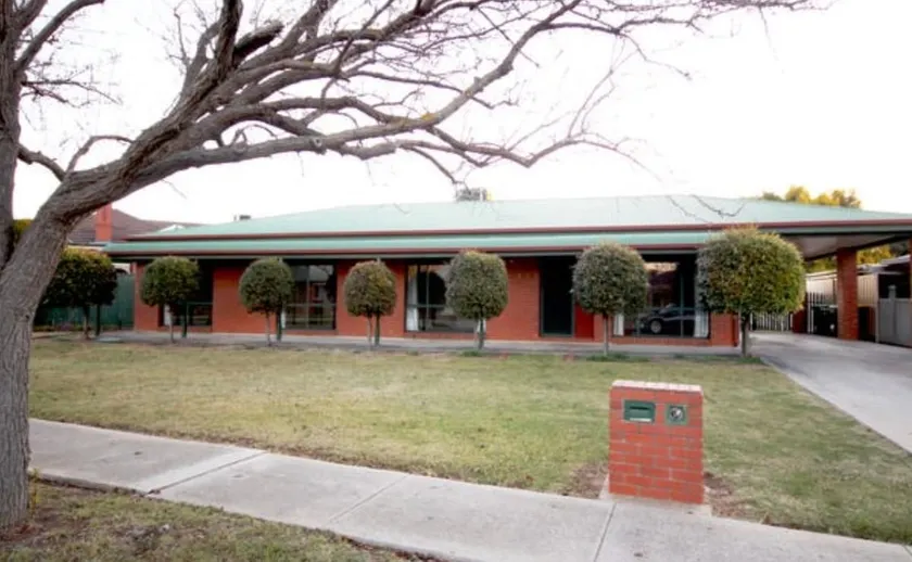 Manor on McInytre - Image 1