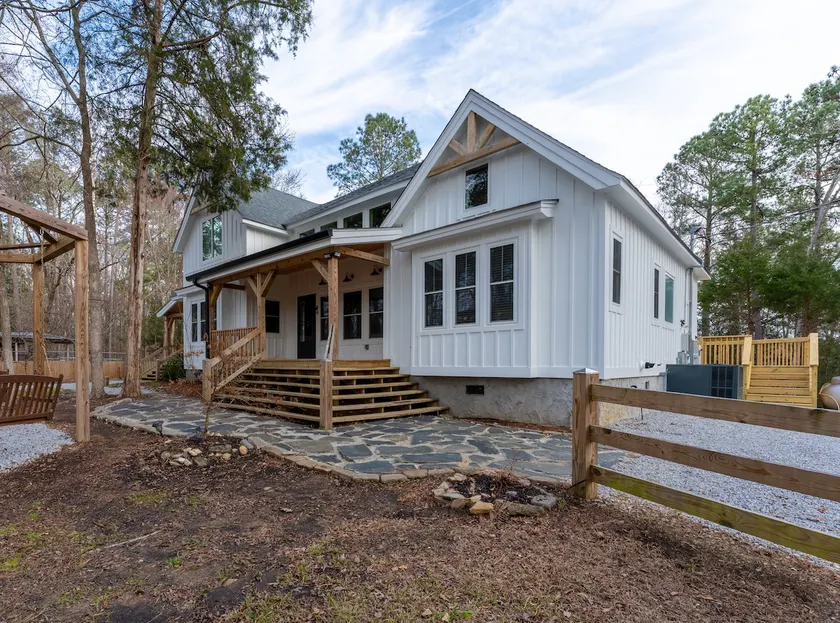 Double Gap Farm House - Image 1