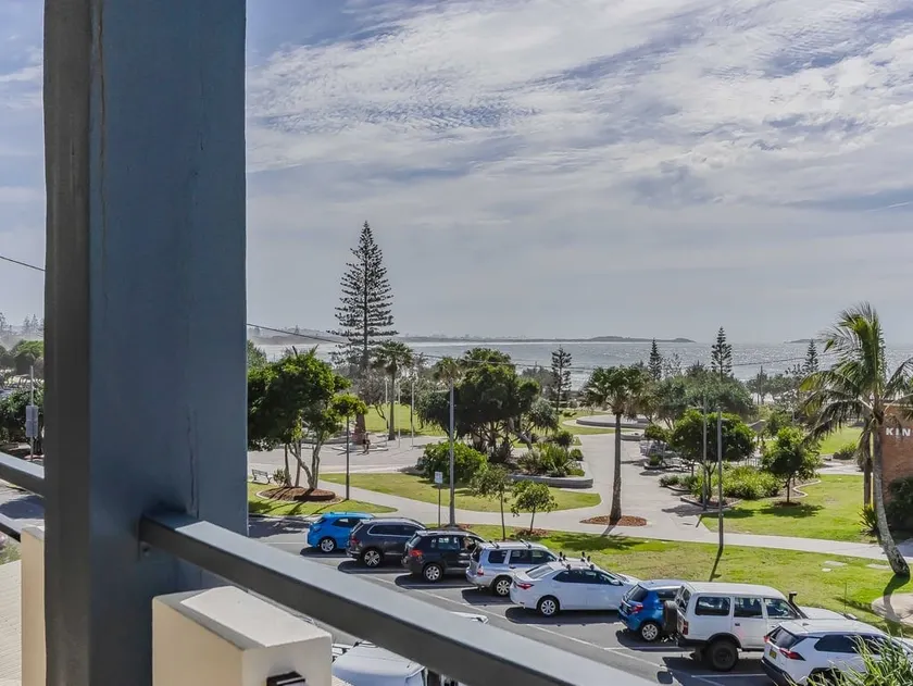 Paradiso Paradise - 3 Bed Apt with Balcony - Image 1
