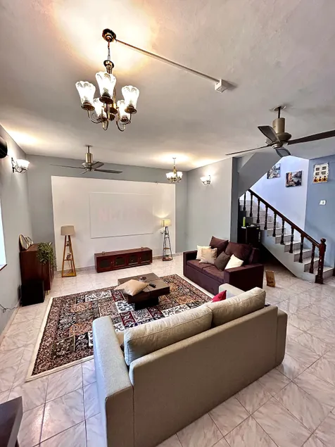 Vintage Villa with Projector - Image 1
