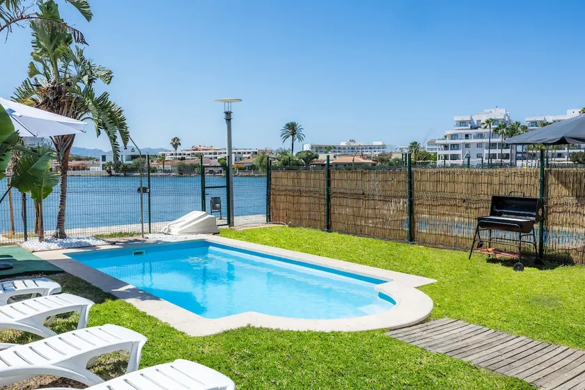 Villa Syrah - Image 1
