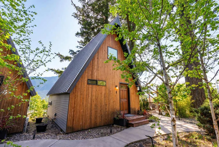 The Return Artbliss Hotel Cabin w/ Gorge/Mtn Views - Image 1