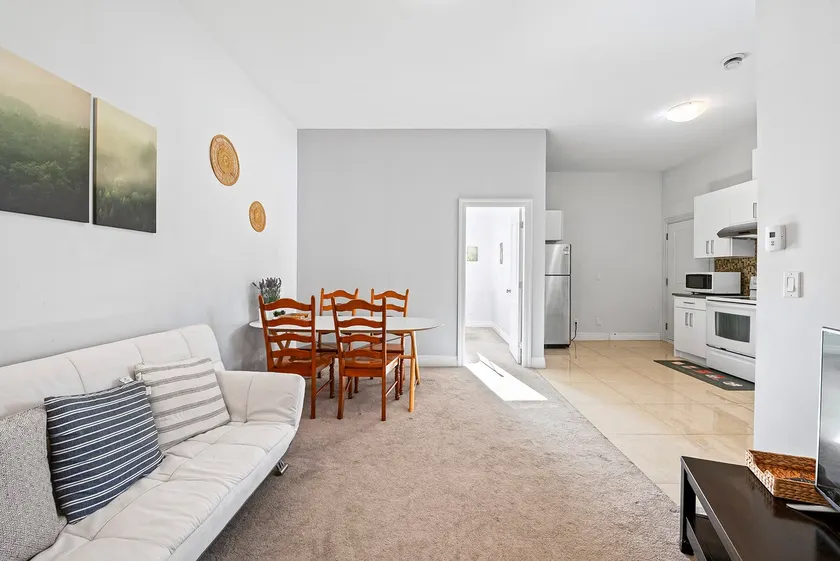 Cozy 2BR/2BA Suite with Private Entrance - Image 1