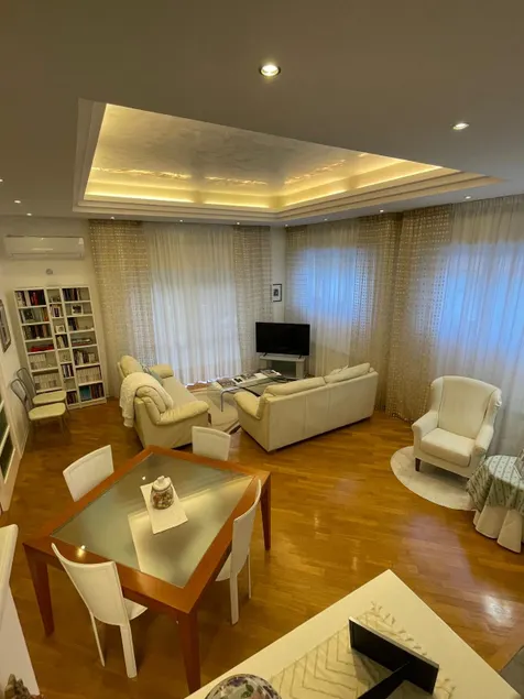 Entire apartments of about 128 square meters - Image 1
