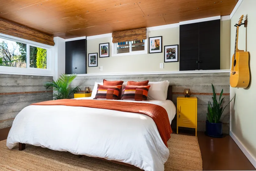Cozy Modern Style | Quiet, Walkable, Easy Parking - Image 1
