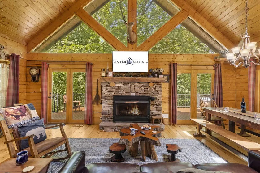 Real Log_40acres Secluded_Car Charger_CMTY Pool! - Image 1