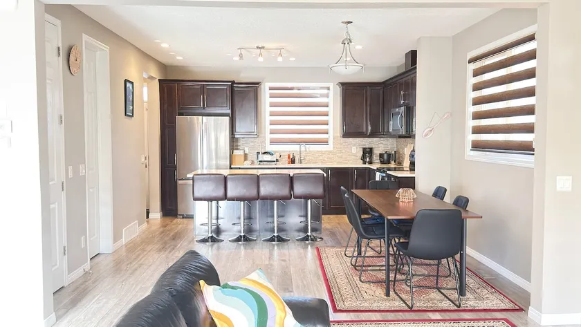 Calgary Executive Residence | Luxury 3BR Home - Image 1
