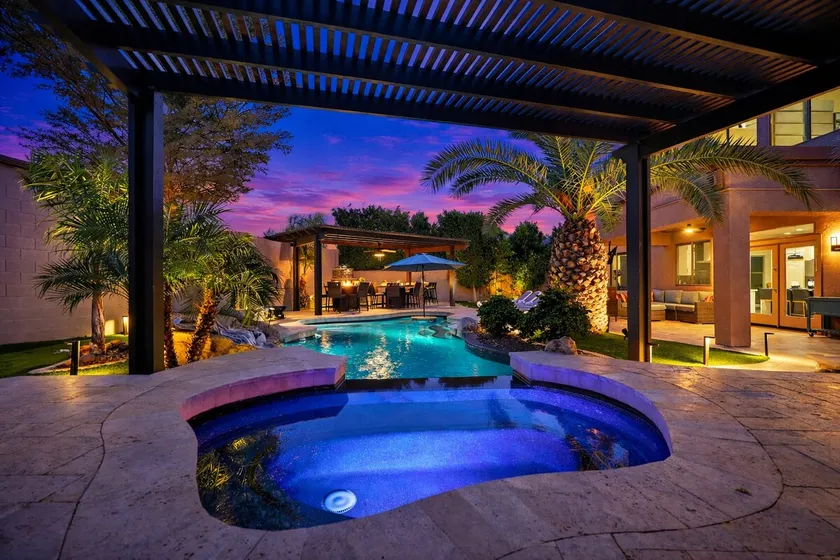 Luxury 8BR 5.5Bath Home w/Heated Pool & Game Room - Image 1