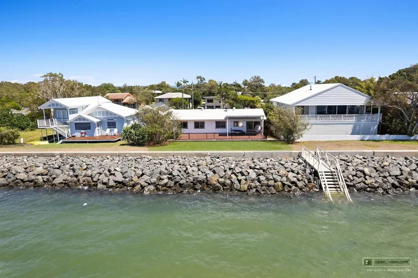 Pet Friendly Beach Shack - Image 1