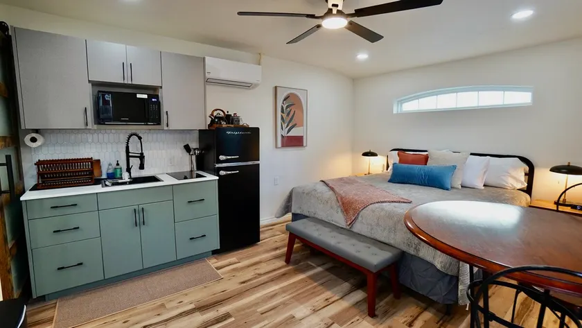 Stylish Studio w/ Kitchen * 13 min to Downtown OKC - Image 1