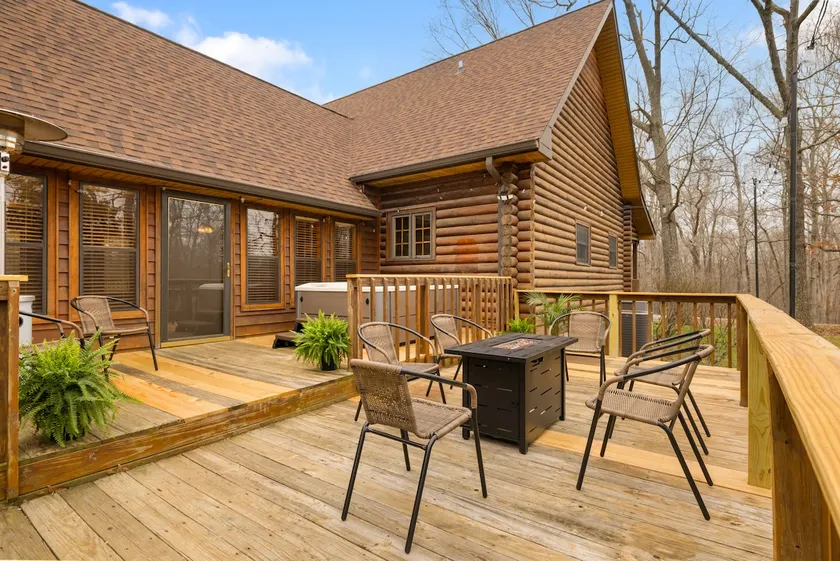 HUGE KY Lake House + Ultimate Amenities - Image 1