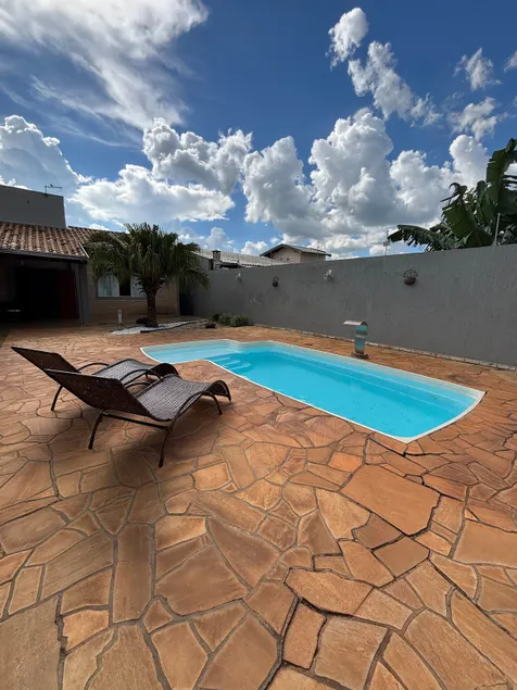 House with Pool in an upscale neighborhood for up to 8 people - Image 1