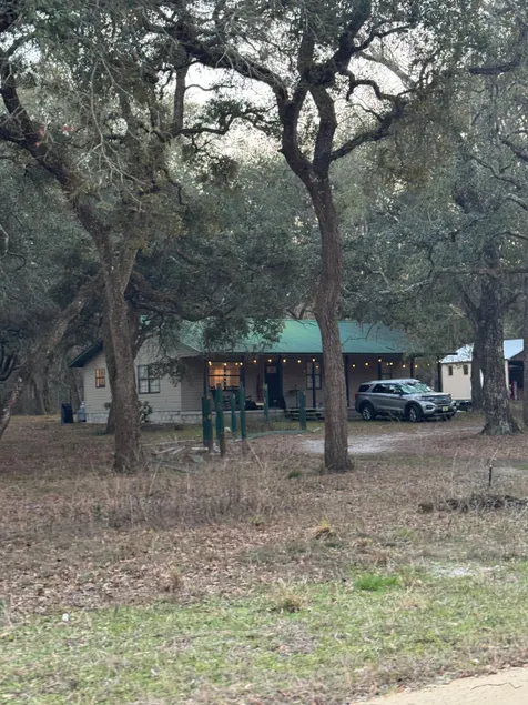 Tangled Oaks Retreat - Image 1