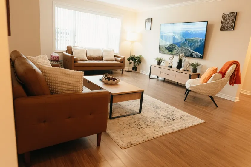 Modern Sydney Retreat - 4BR, 2BR for Groups of 8 - Image 1