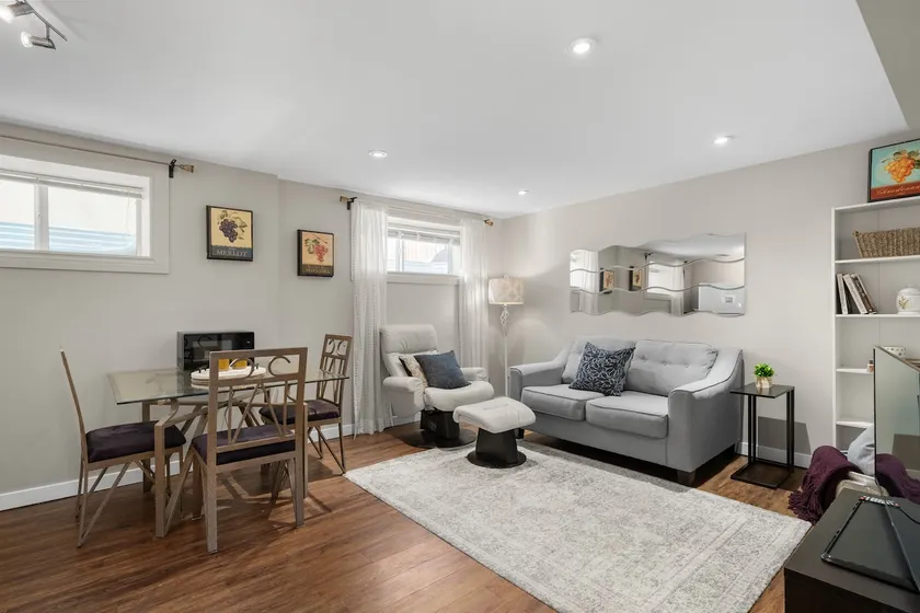 The Urban Nook: Cozy, Quiet & Close to the City - Image 1