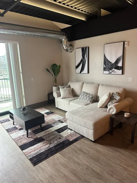 New Luxury Downtown apartment w/ Fireplace, 2 bdrm - Image 1