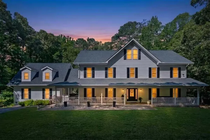 8BD Retreat | Hot Tub, Movie Room, Gym & Pool - Image 1