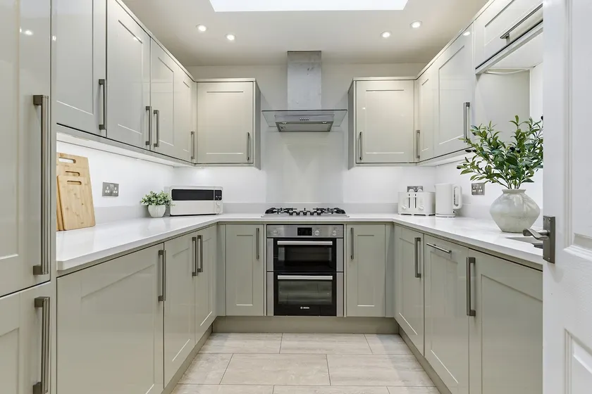 Modern & Luxury Harrogate Apartment - Image 1