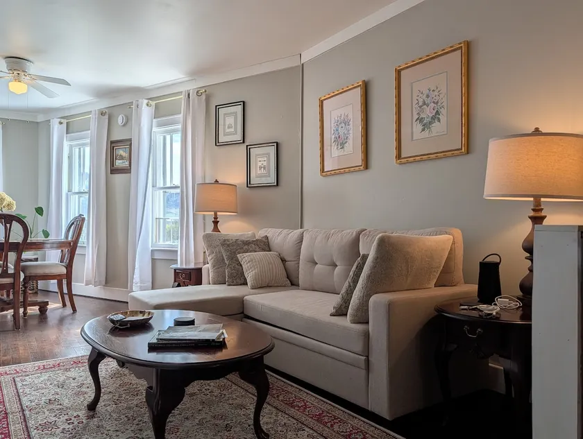 Charming Apartment Downtown Cobleskill - Image 1